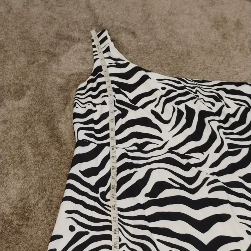 Eloquii NWT Zebra One Shoulder Maxi Dress With Slit - Picture 4 of 10